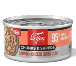 chunks & shreds salmon & chicken entrée in bone broth
